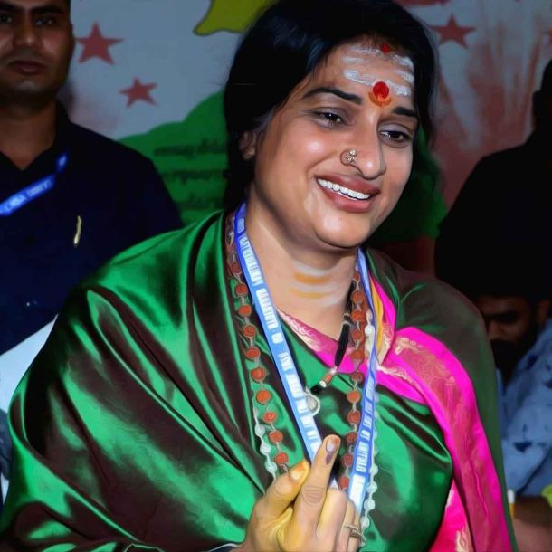 Tension in Hyderabad: Attack on BJP Leader Madhavi Latha’s Convoy