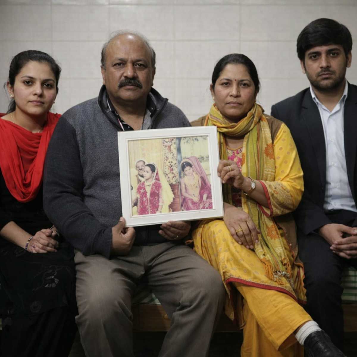 Uttar Pradesh: Pakistani Mother and Daughter Booked for Alleged 30-Year Illegal Stay Using Forged Indian Documents, Suspected ISI Links and Visits to Army and Government Offices in Delhi