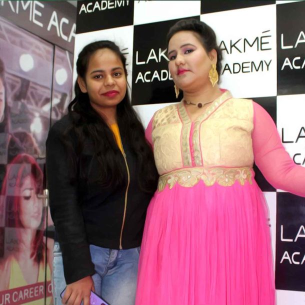 "Friend Muslims, Convert to Islam and Marry in Islam": Hindu Organizations Protest Against Makeup Academy in Moradabad