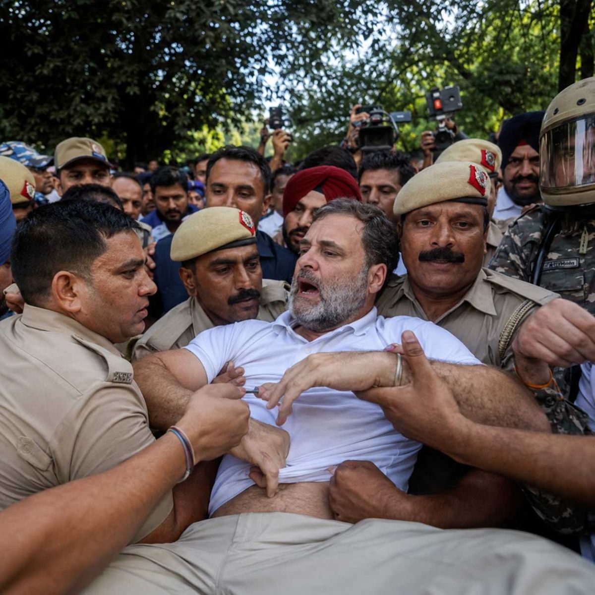 The Art of Performative Politics: How Rahul Gandhi Sought to Exploit Students’ Grievances Through Protest Drama Outside the PM’s Residence