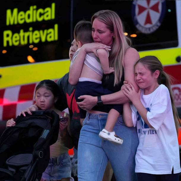 Sydney Mall Stabbing: Death Toll Rises to 6; 'Terrorism' Not Ruled Out, Police Say